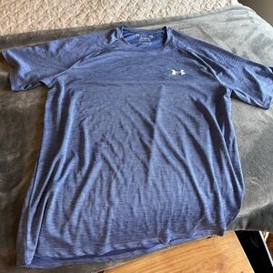 Under Armour Men's The Tech Tee Size Medium Color Blue S/S tshirt drifit B18